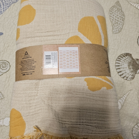 Sand Cloud Yellow Blanket - Picture 3 of 5